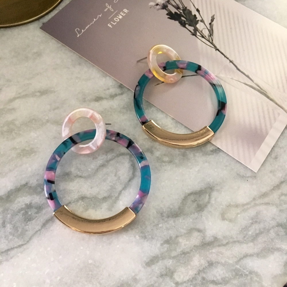 Double Hoop Gold Bar Acrylic Tortoise Earrings - Picture 2 of 6